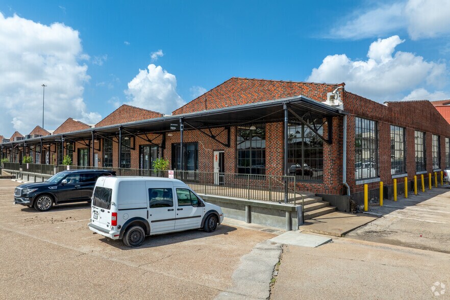 More Photos Of 1125 Providence St, Houston Warehouse For Lease