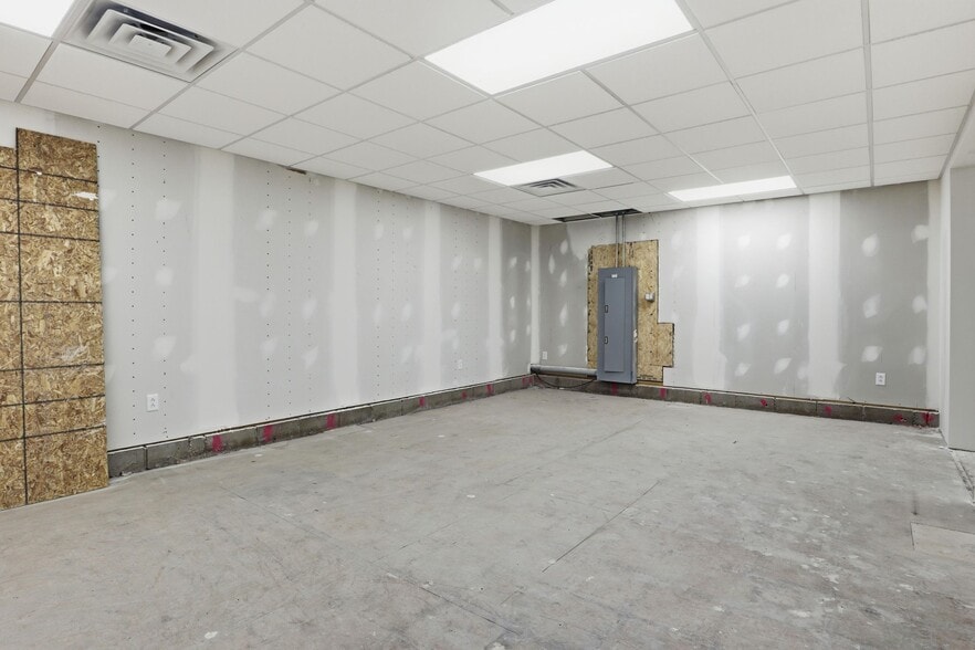 More Photos Of 211 W Ridge Rd, Rochester Storefront For Sale