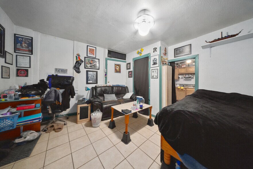 More Photos Of 1018-1020 E San Antonio Ave, El Paso Freestanding For Sale