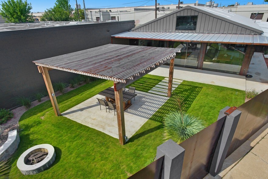 Primary Photo Of 4770 Memphis St, Dallas Showroom For Sale