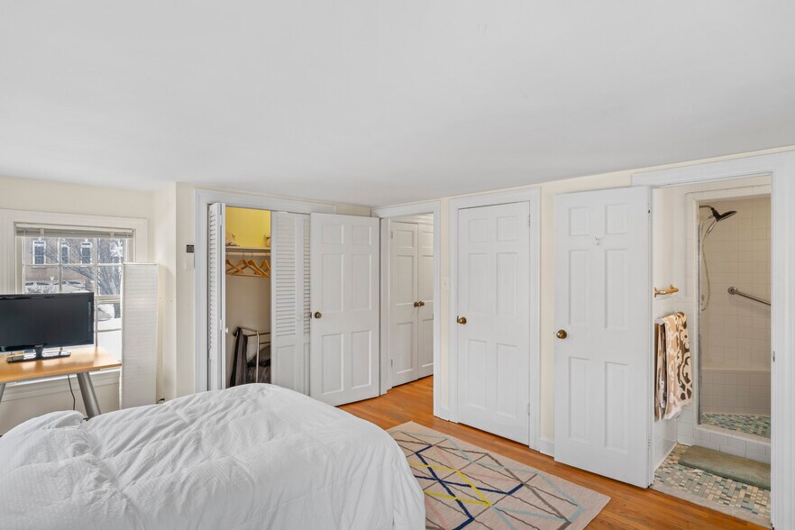 More Photos Of 4235 Chain Bridge Rd, Fairfax Office For Sale