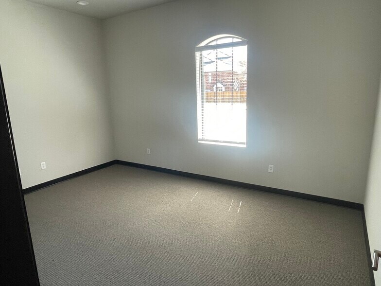 More Photos Of 1707 E Beltline Rd, Coppell Medical For Sale