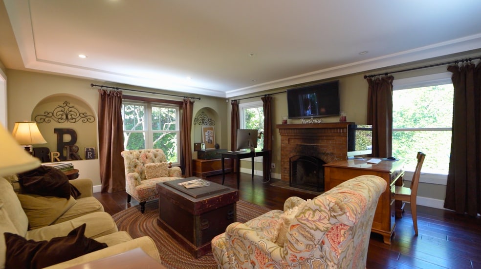 More Photos Of 17066 Palmdale Ln, Huntington Beach Contractor Storage Yard For Sale