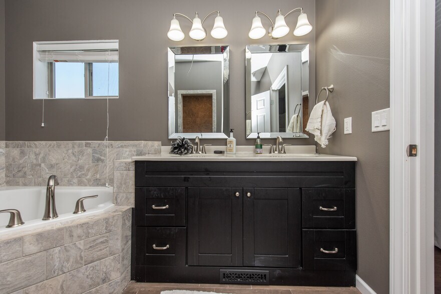 More Photos Of 13603 38th St SW, Belfield Flex For Lease