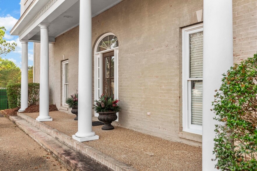 More Photos Of 403-C Towne Center Blvd, Ridgeland Office For Sale