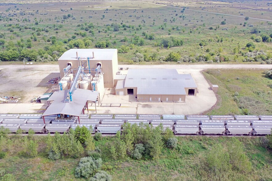 More Photos Of 1439 Cutler Trico Road, Cutler Industrial For Lease