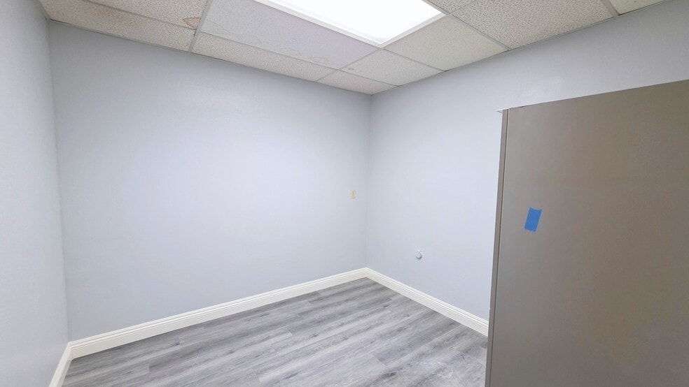 More Photos Of 647 E E St, Ontario Medical For Lease