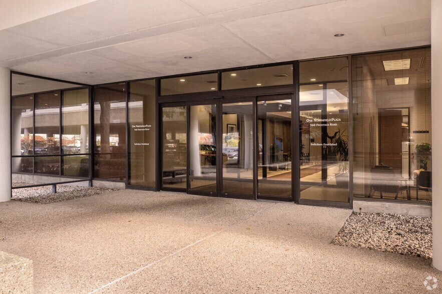 More Photos Of Northfield Plz, Northfield Office For Lease