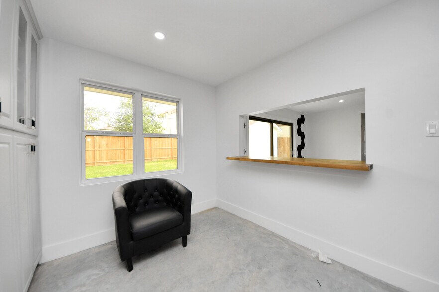 More Photos Of 4738 W. Alabama, Houston Loft Creative Space For Lease
