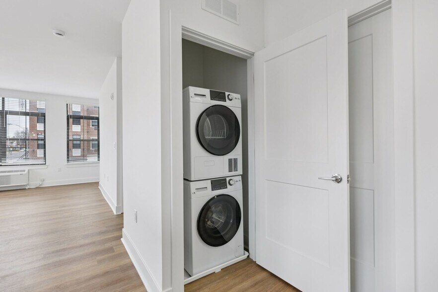 More Photos Of 10 W Westfield Ave W, Roselle Park Apartments For Lease
