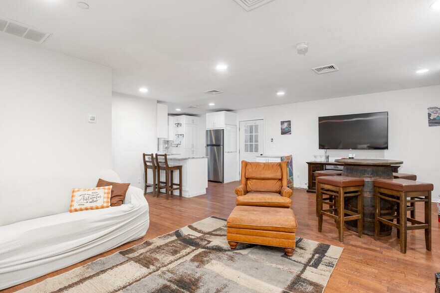 More Photos Of 6254 Main St, Tannersville Restaurant For Sale