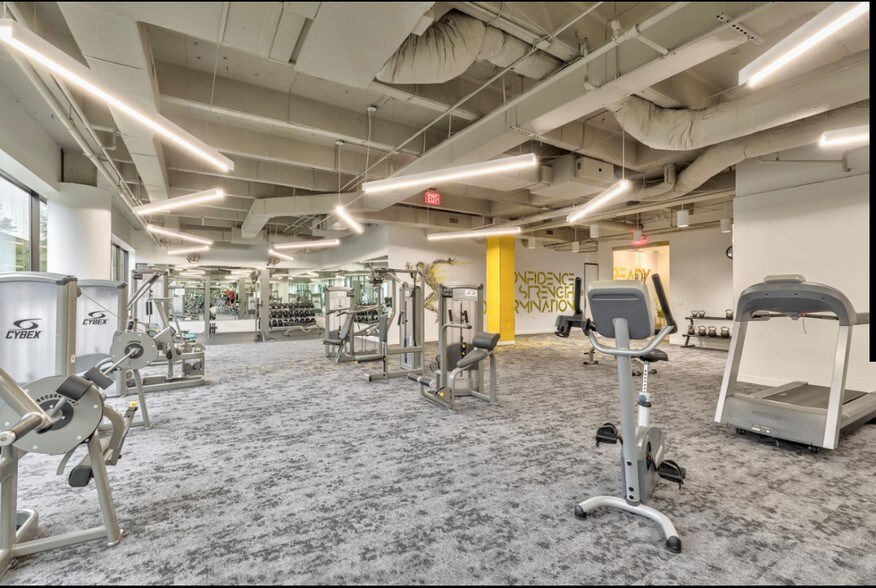 More Photos Of 300 E John Carpenter Fwy, Irving Office For Lease