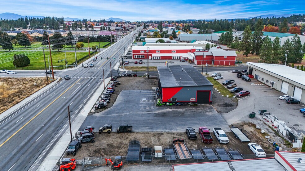 More Photos Of 7168 N Government Way, Dalton Gardens Warehouse For Sale