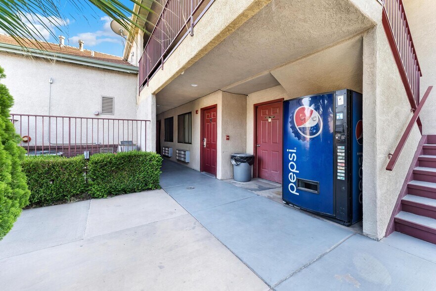 More Photos Of 260 W Main St, Vernal Hotel For Sale