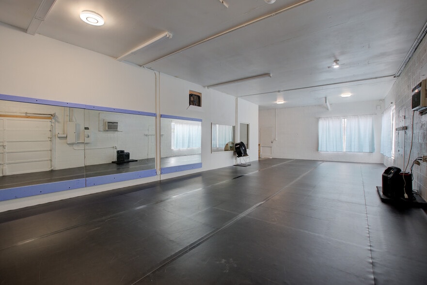 More Photos Of 1560 SE Stephens St, Roseburg Freestanding For Sale