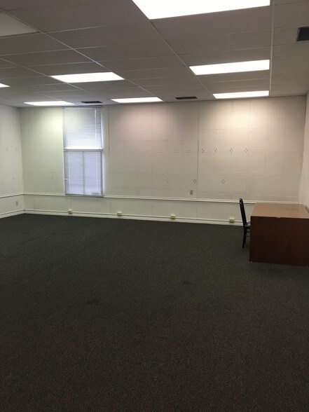 More Photos Of 2550 Washington Blvd, Ogden Office For Lease