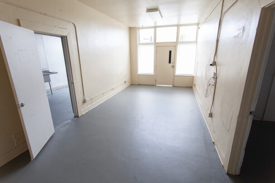 More Photos Of 1200-1218 N Killingsworth St, Portland Storefront For Sale