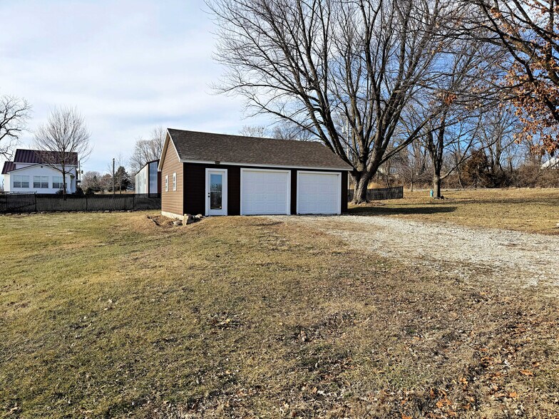 More Photos Of 224 Washington St, Raymond Industrial For Sale