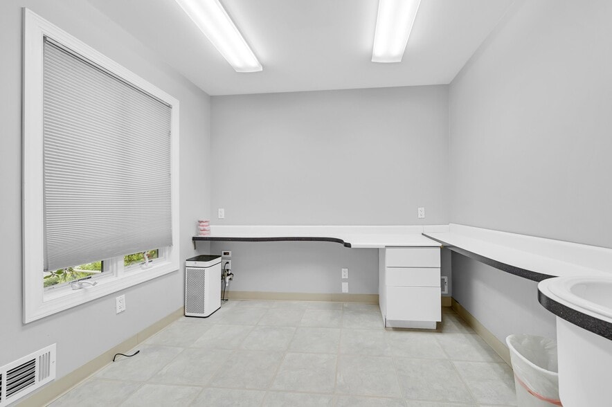 More Photos Of 21 Orchard St, Denville Medical For Lease