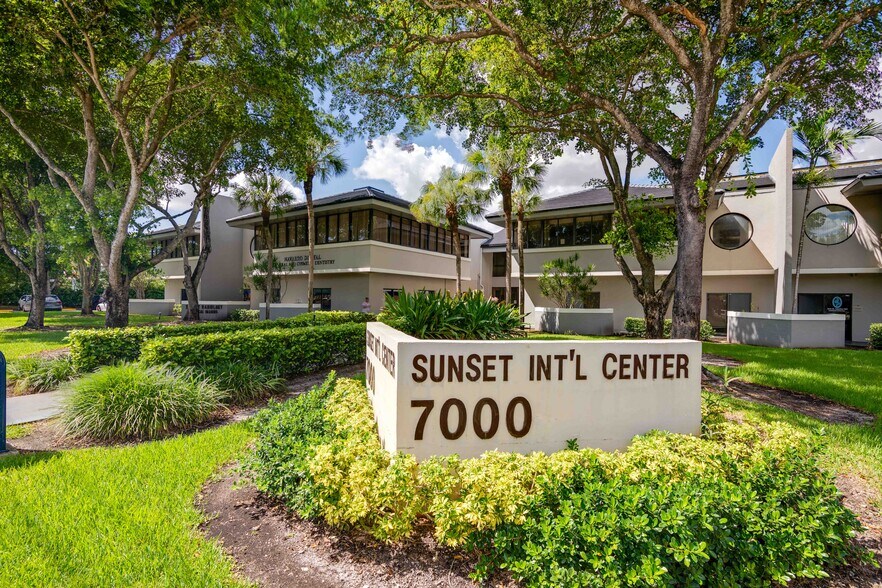 More Photos Of 7000 SW 97th Ave, Miami Office For Sale