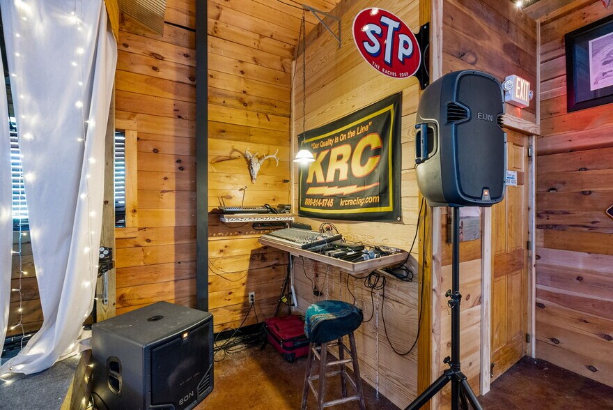 More Photos Of 3801 Happy Bend Rd, Atkins Restaurant For Sale