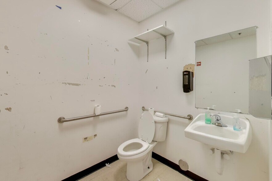 More Photos Of 17923-17927 Halsted St, Homewood Unknown For Lease