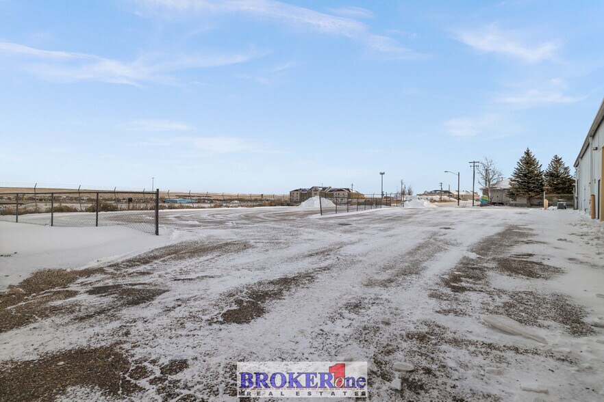 More Photos Of 300 N Walsh Dr, Casper Warehouse For Lease