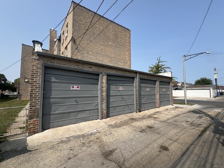 More Photos Of 5647 W Wellington Ave, Chicago Apartments For Sale