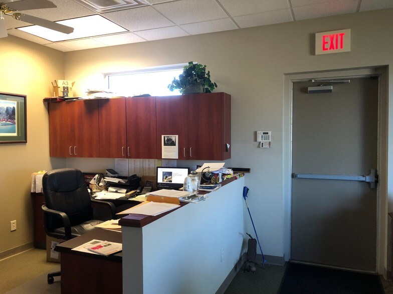 More Photos Of 7127 Somerset Rd, San Antonio Medical For Lease