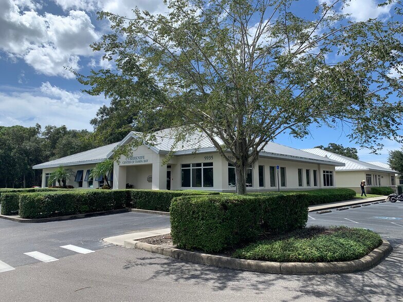 More Photos Of 5935 Webb Rd, Tampa Medical For Lease