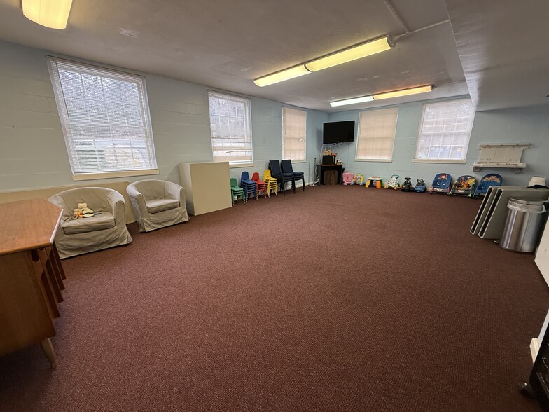 More Photos Of 1400 Russell Rd, Alexandria Religious Facility For Sale