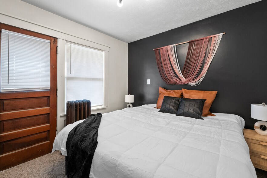 More Photos Of 120 N 6th St, Council Bluffs Apartments For Sale