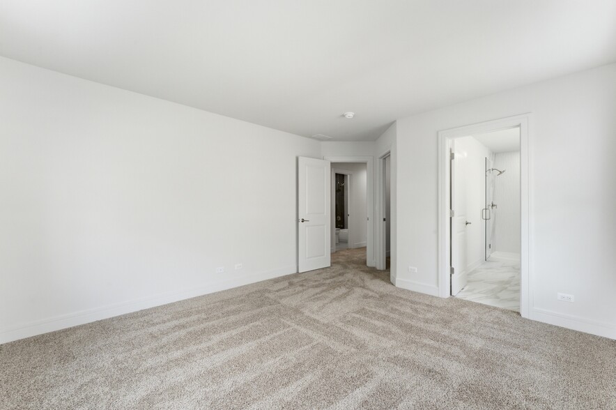 More Photos Of 214 N Walnut St, Bensenville Apartments For Sale