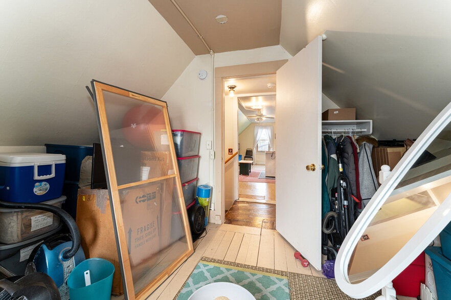 More Photos Of 19 Cottage St, Bar Harbor Storefront For Sale