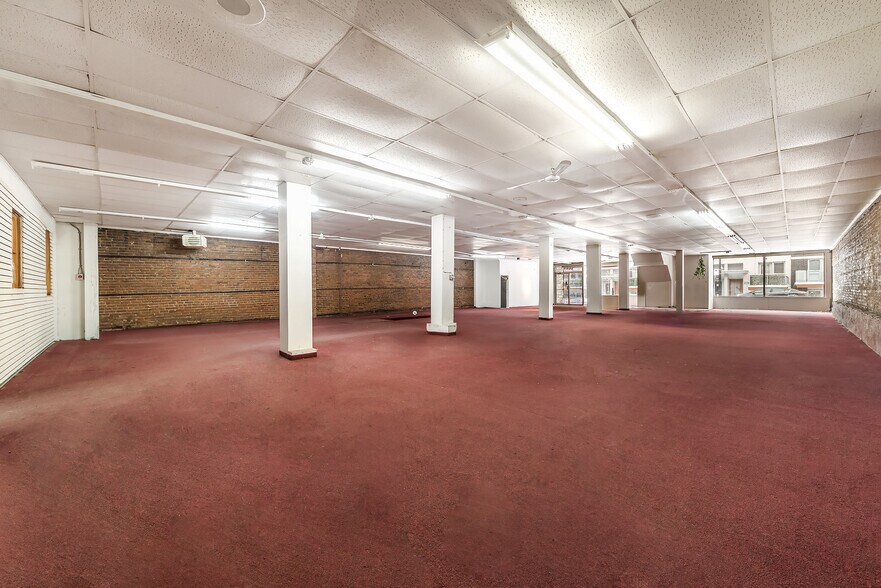 More Photos Of 3683-3691 Sainte-Catherine E, Montréal Storefront Retail Residential For Lease