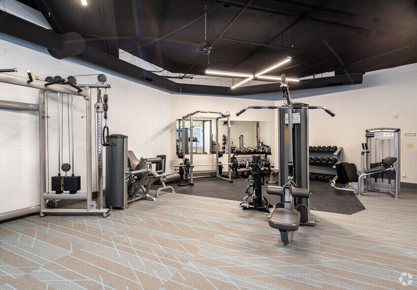 More Photos Of 6160 N Summit Dr, Brooklyn Center Office For Lease