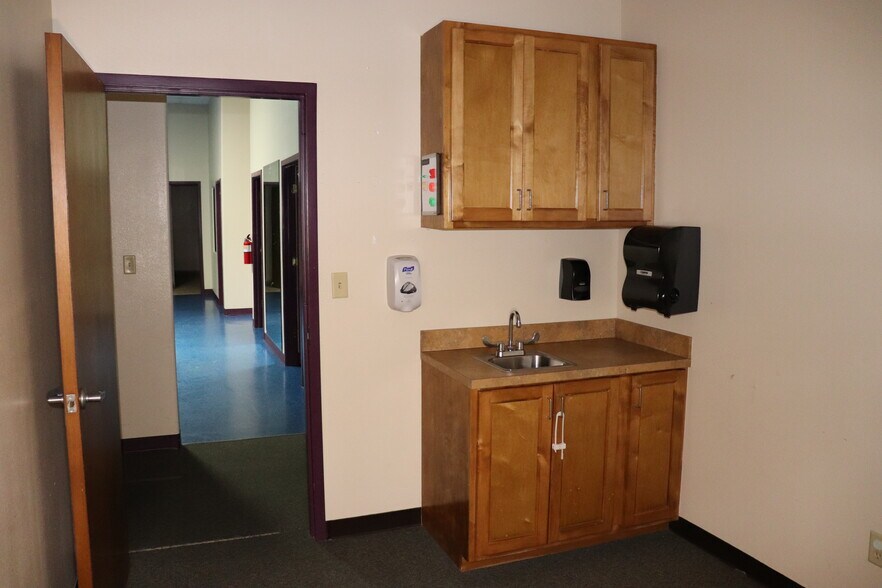 More Photos Of 864 Central Blvd, Brownsville Medical For Sale