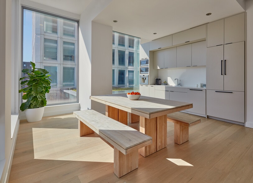 More Photos Of 10 Grand St, Brooklyn Office For Lease