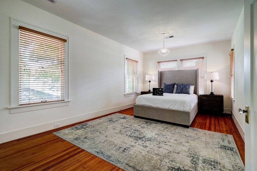 More Photos Of 414 Branard St, Houston Medical For Sale