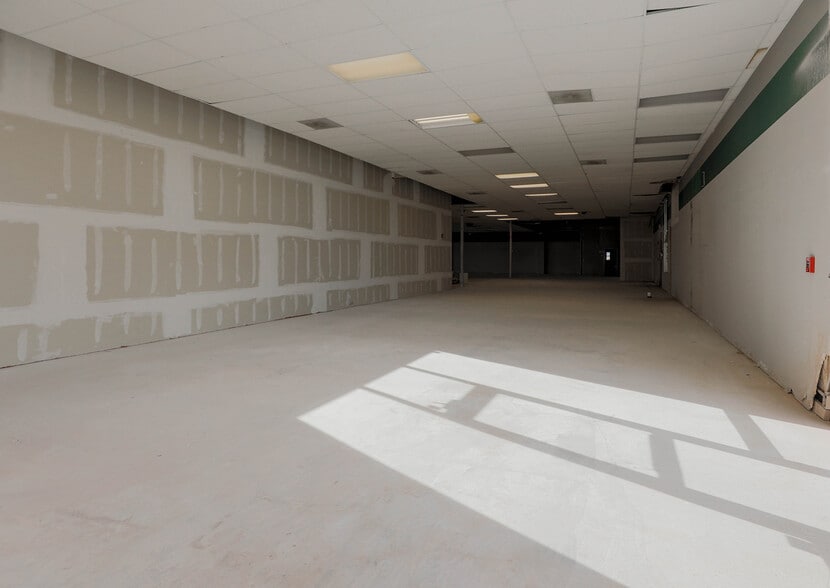 More Photos Of 1630 Rio Rancho Blvd SE, Rio Rancho Storefront For Sale