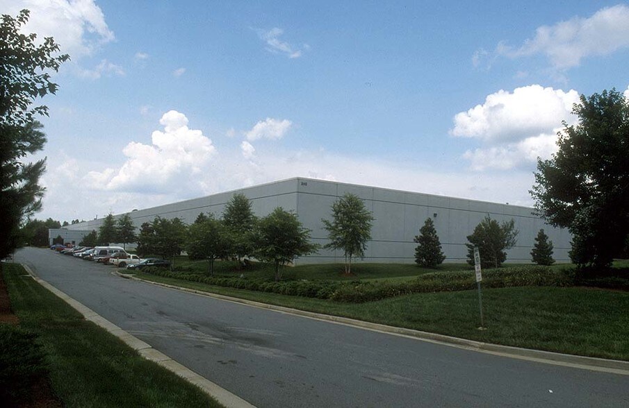 More Photos Of 240 Northpoint Pky, Acworth Warehouse For Lease