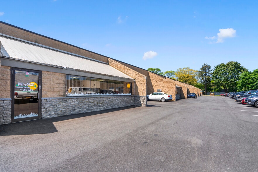 More Photos Of 90 Knickerbocker Ave, Bohemia Distribution For Sale