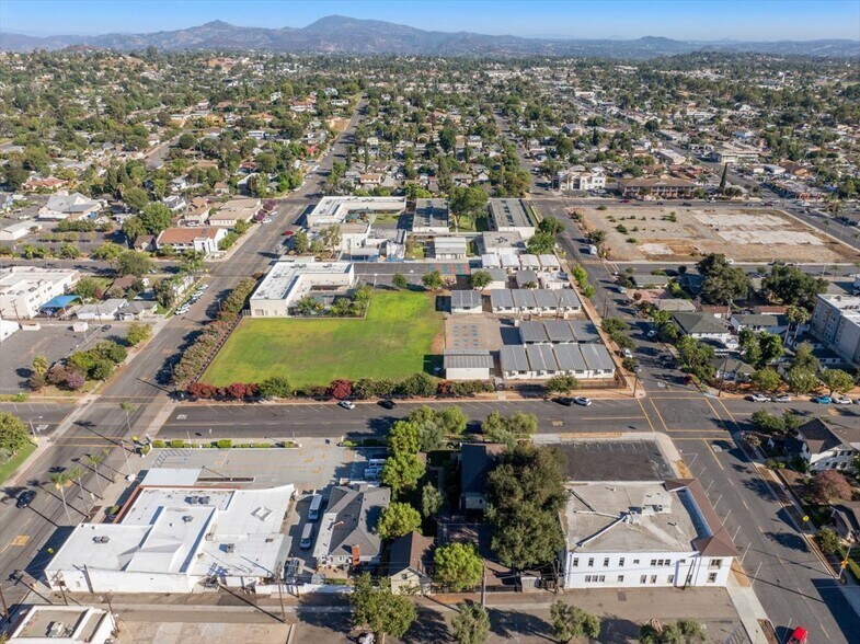 More Photos Of 140 W 136-38-40, Escondido Office For Sale