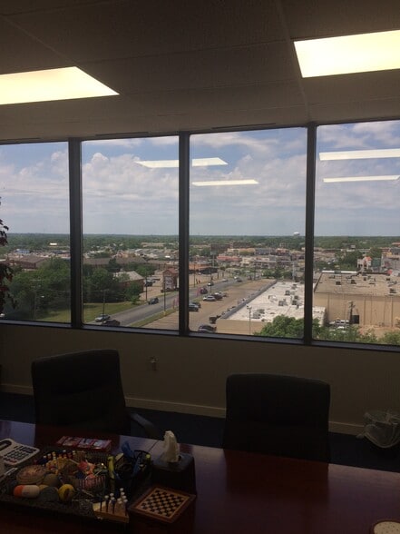 More Photos Of 1800 Teague Dr, Sherman Office For Lease