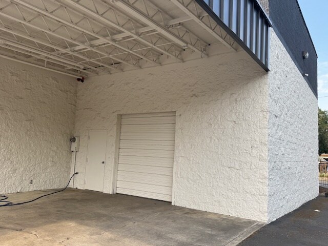 More Photos Of 1940 Mission St SE, Salem General Retail For Sale