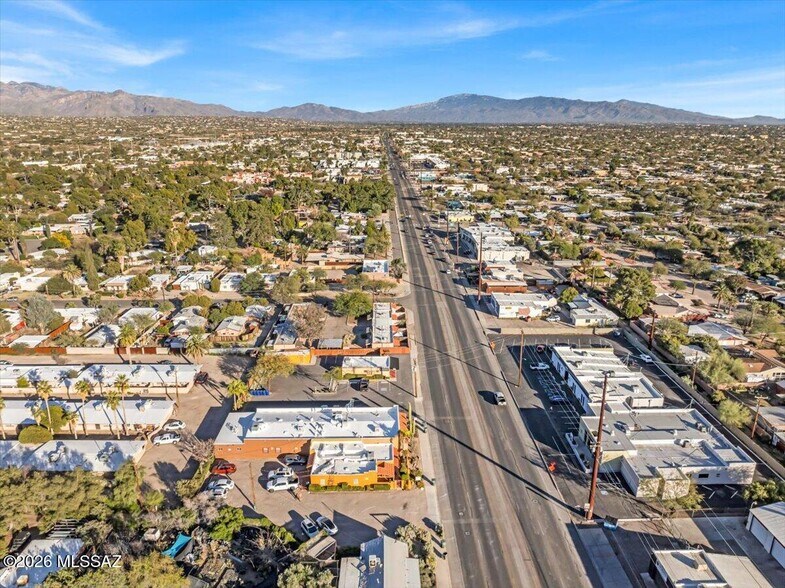 More Photos Of 2559 E Fort Lowell Rd, Tucson Office Residential For Sale