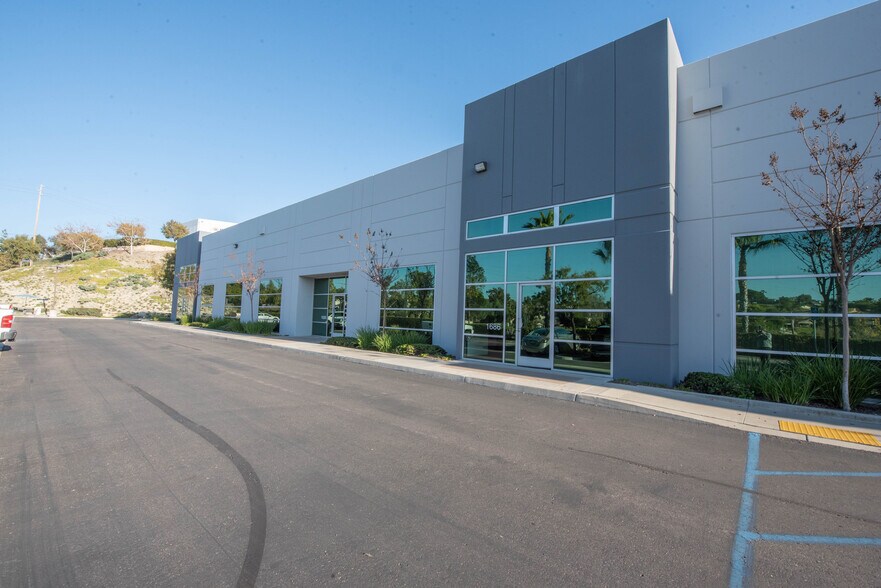 More Photos Of 1678-1692 Ord Way, Oceanside Warehouse For Lease