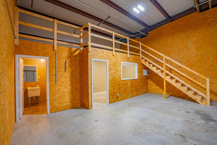 More Photos Of 113 METROTEX, Haslet Unknown For Lease