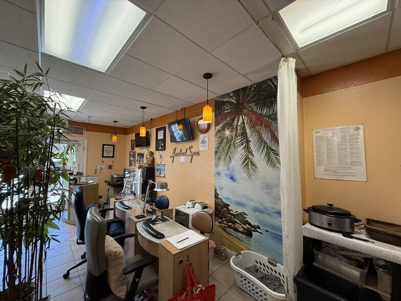 More Photos Of 9030 Windsor Rd, Windsor General Retail For Sale