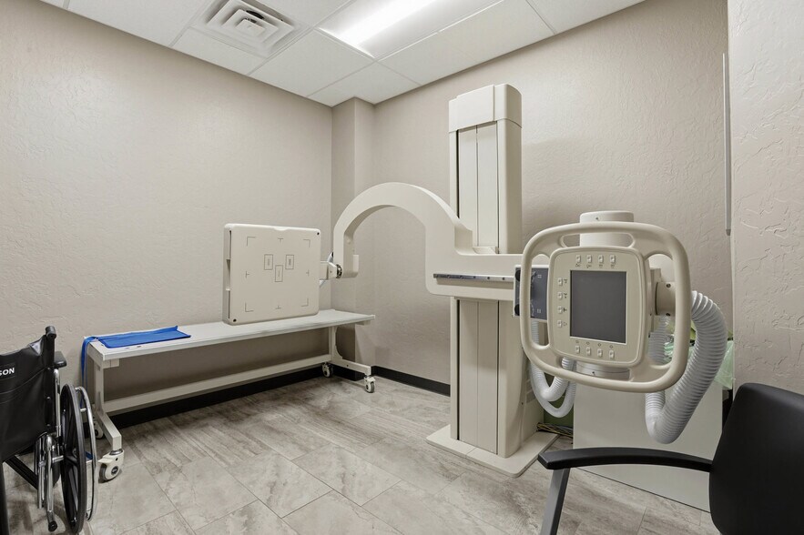 More Photos Of 2804 SW 134th St, Oklahoma City Medical For Sale